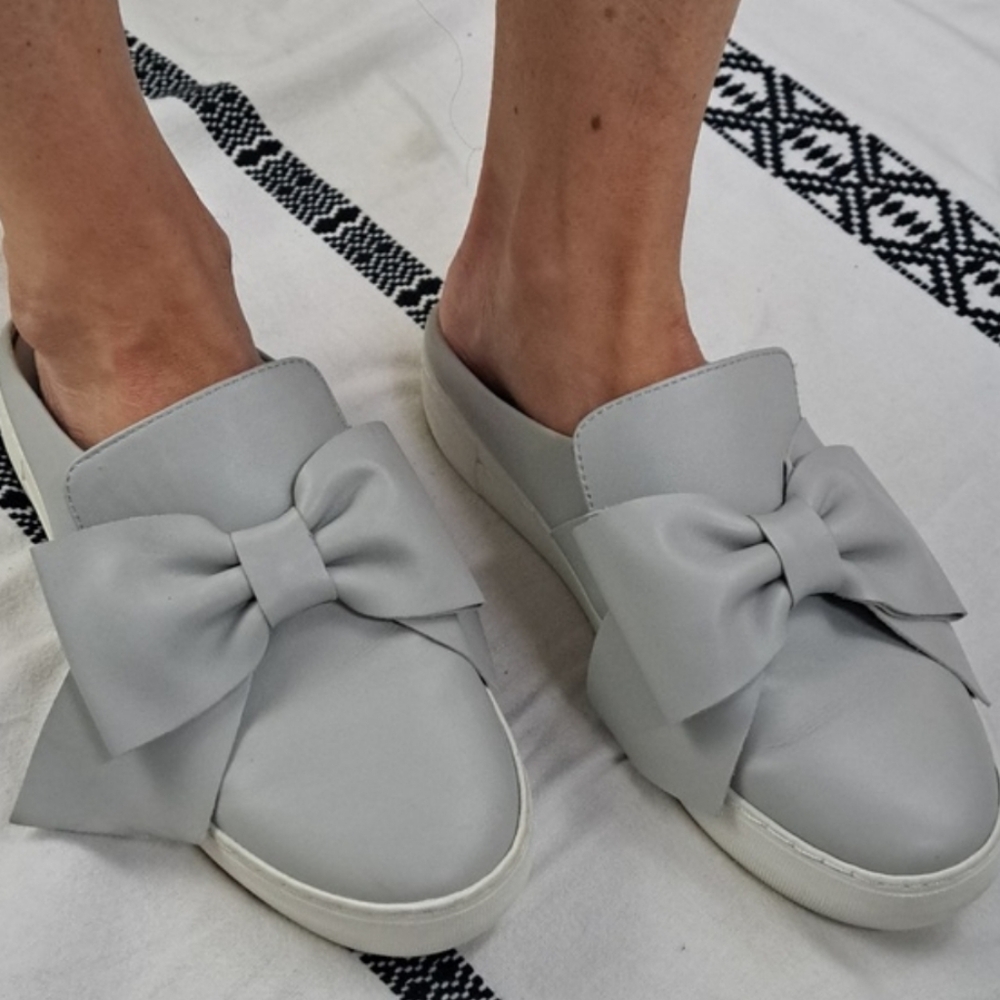 J Slides soft gray leather large bow top platform mule sneaker slides sz8